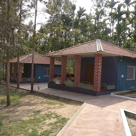 The Shades Holiday Homes Kushālnagar 外观 照片